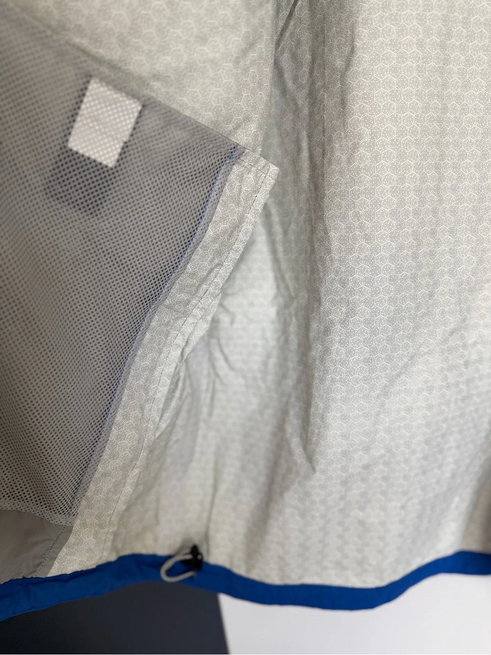 The North Face men’s blue raincoat/shell